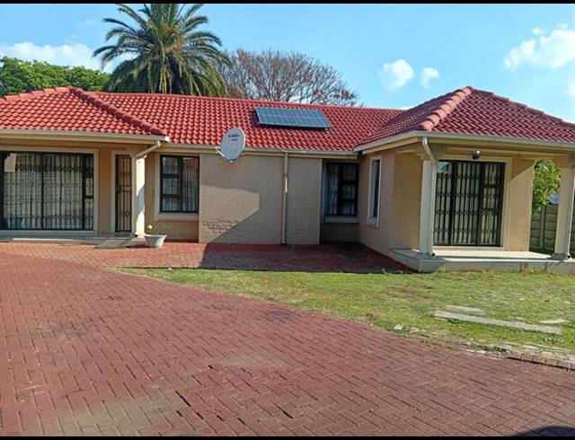3 BEDROOM HOUSE FOR SALE IN BIRCH ACRES